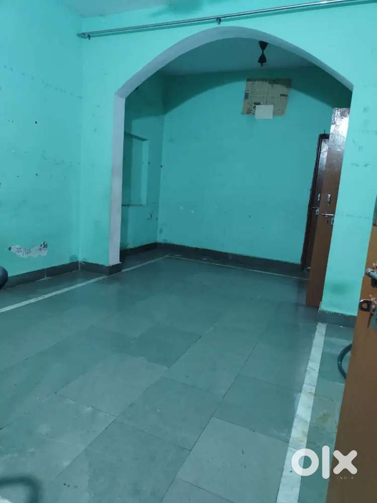room for rent, only for students or small family
