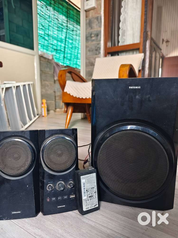 SAMSUNG 2.1 SOUND SYSTEM