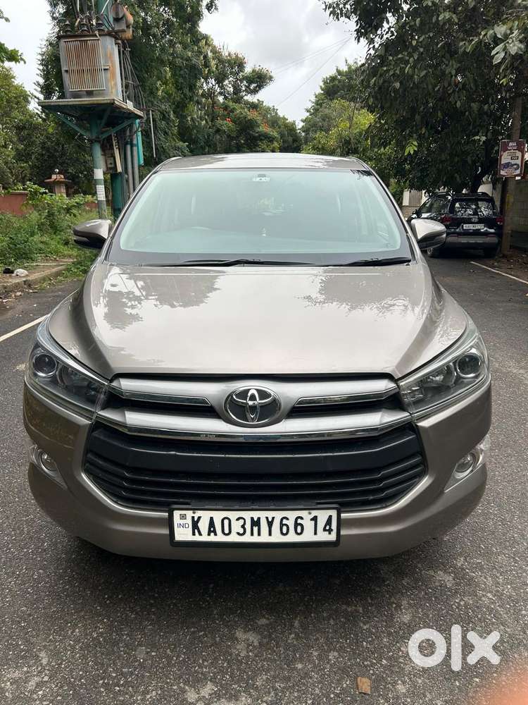 Toyota Innova Crysta 2.4 VX MT, 2016, Diesel