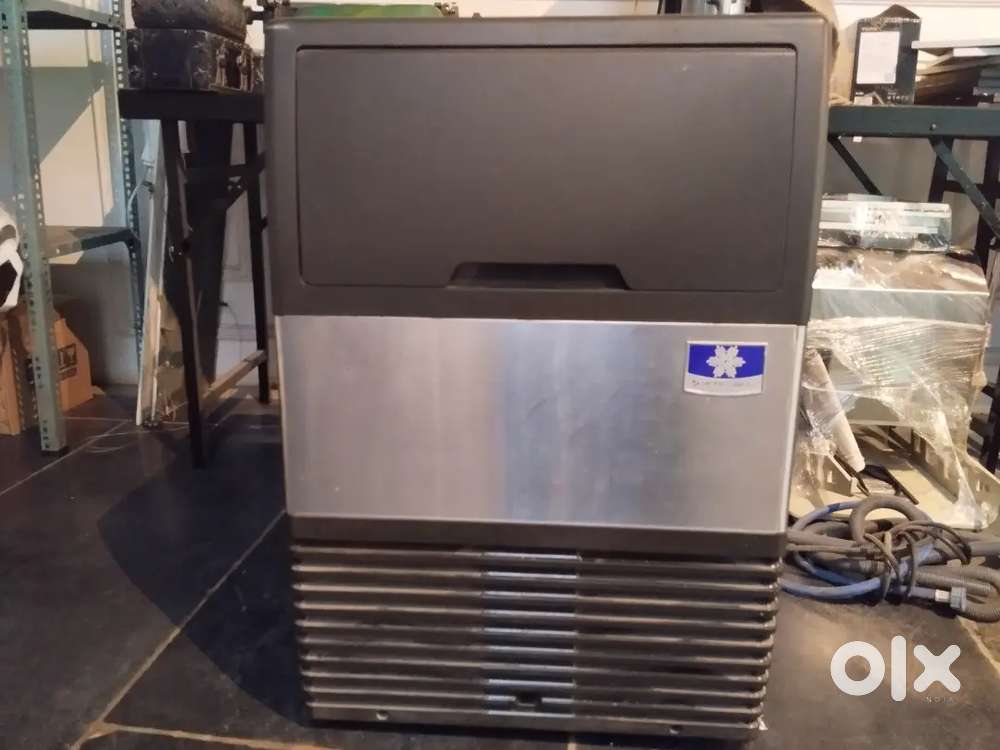 Icecube making machine