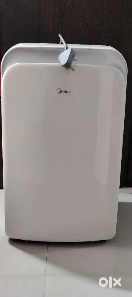 Midea 1 Ton Portable AC