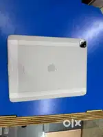 Apple ipad pro 12.9. M1  chip. 1tb wifi cellular like new with 1month