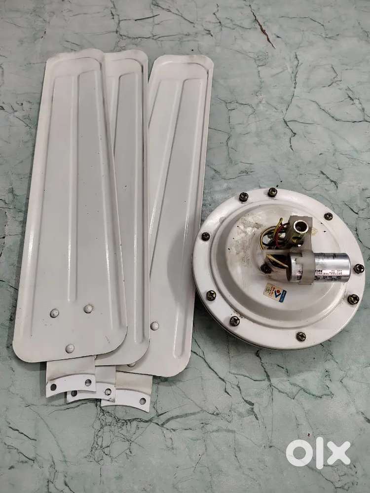 Bajaj Celling Fan For Sale Not Working Condition Call me more Details