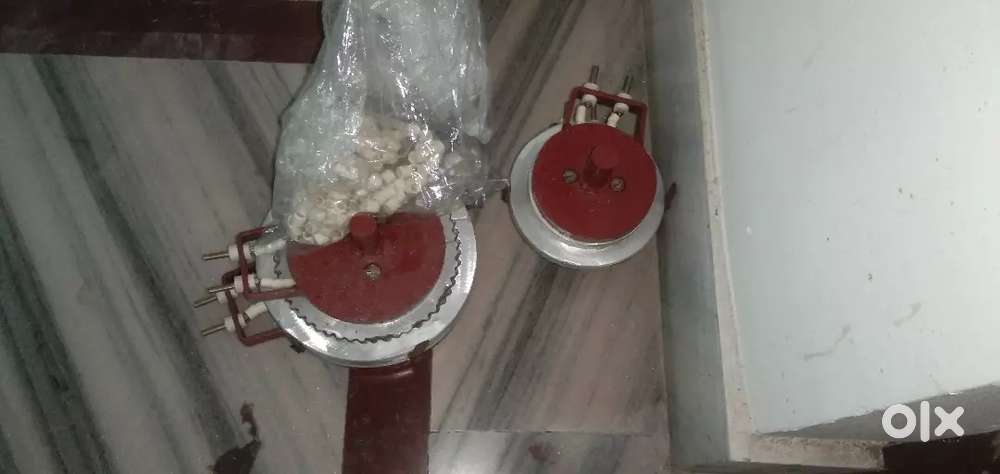 Paper plate manufacturing machine