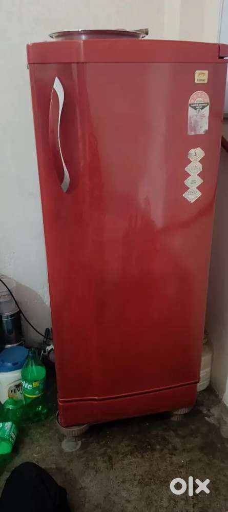 Godrej Bilkul Saaf Suthri Fridge hai