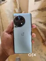 One plus 11r, back glass crack, 8/128, with box and bil