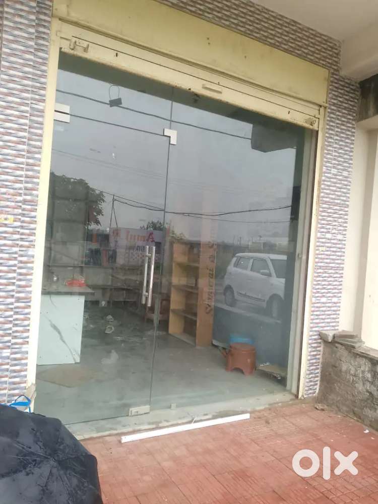 Tafan glass full size with entry gate