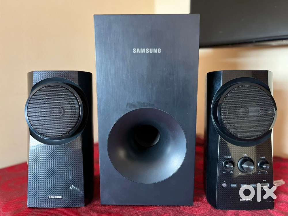 Samsung HW K20 40 Watt 2.1 Channel USB Multimedia Speaker (Black)