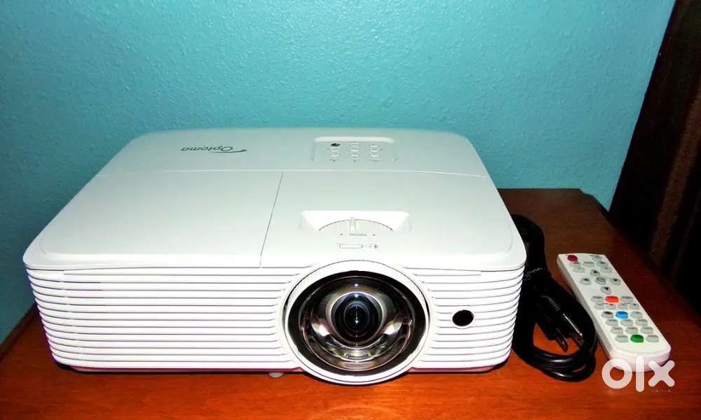 OPTOMA GT1080HDR Short Throw Projector Excellent Condition 48 Total