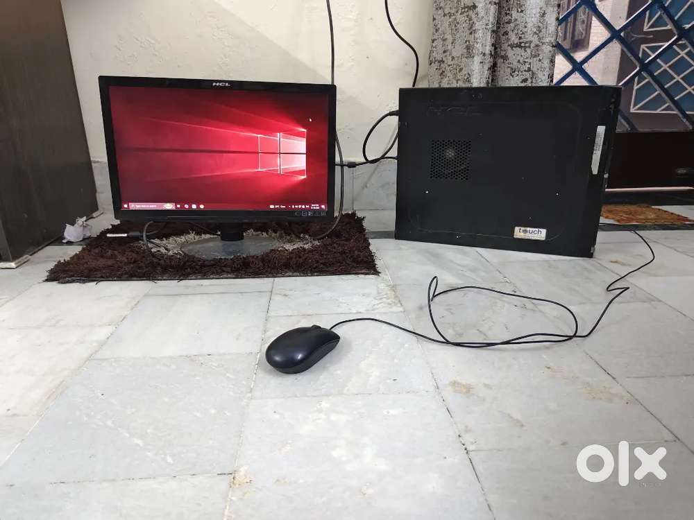 HCL Computer with mouse and monitor