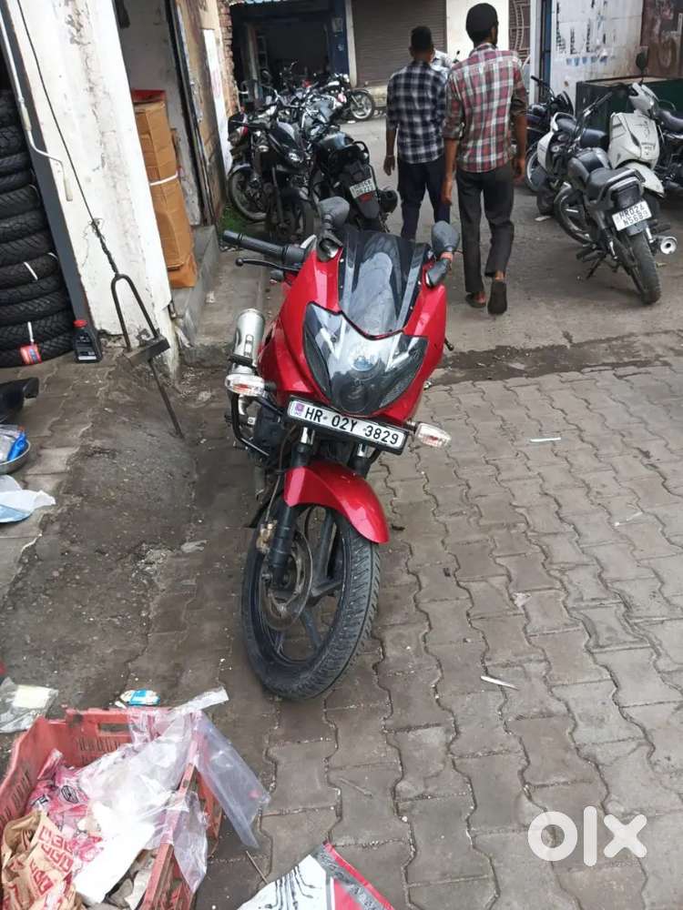 [Urgent sale] Pulsar 220F new condition