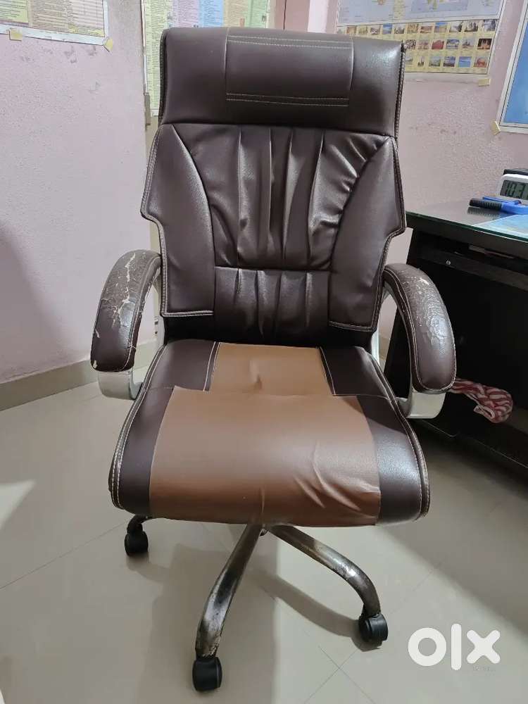 Premium luxury office chair,6 months old