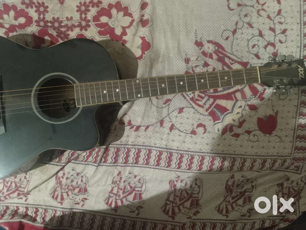 EXCELLENT WUALITY AXL BRANDED GUITAR FOR SALE