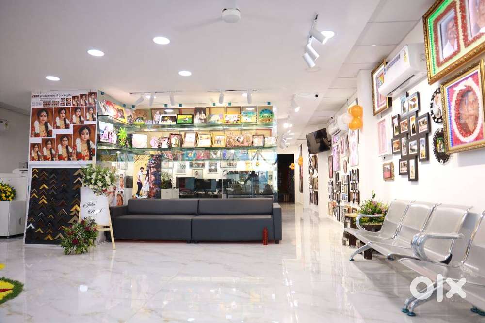 Receptionist For Photo Lab