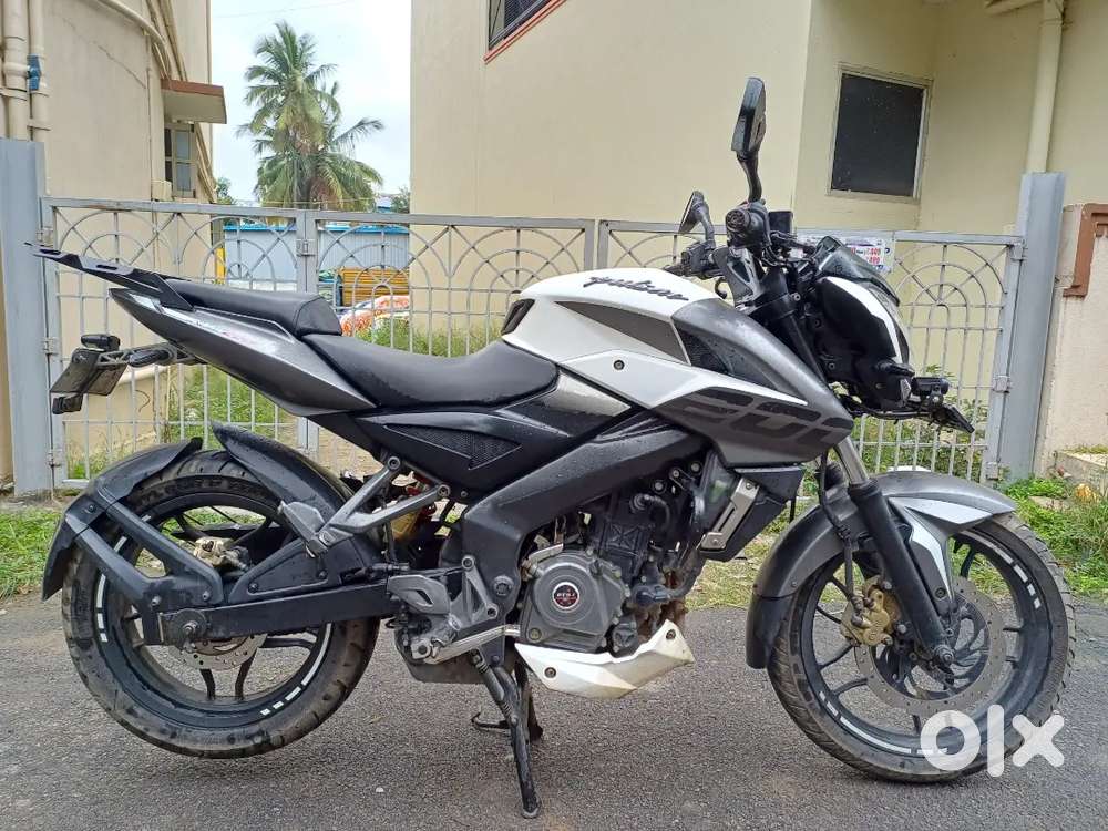 Bajaj Pulsar NS 200