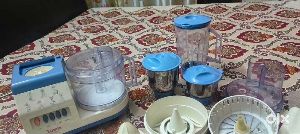 Mixer juicer and grinder