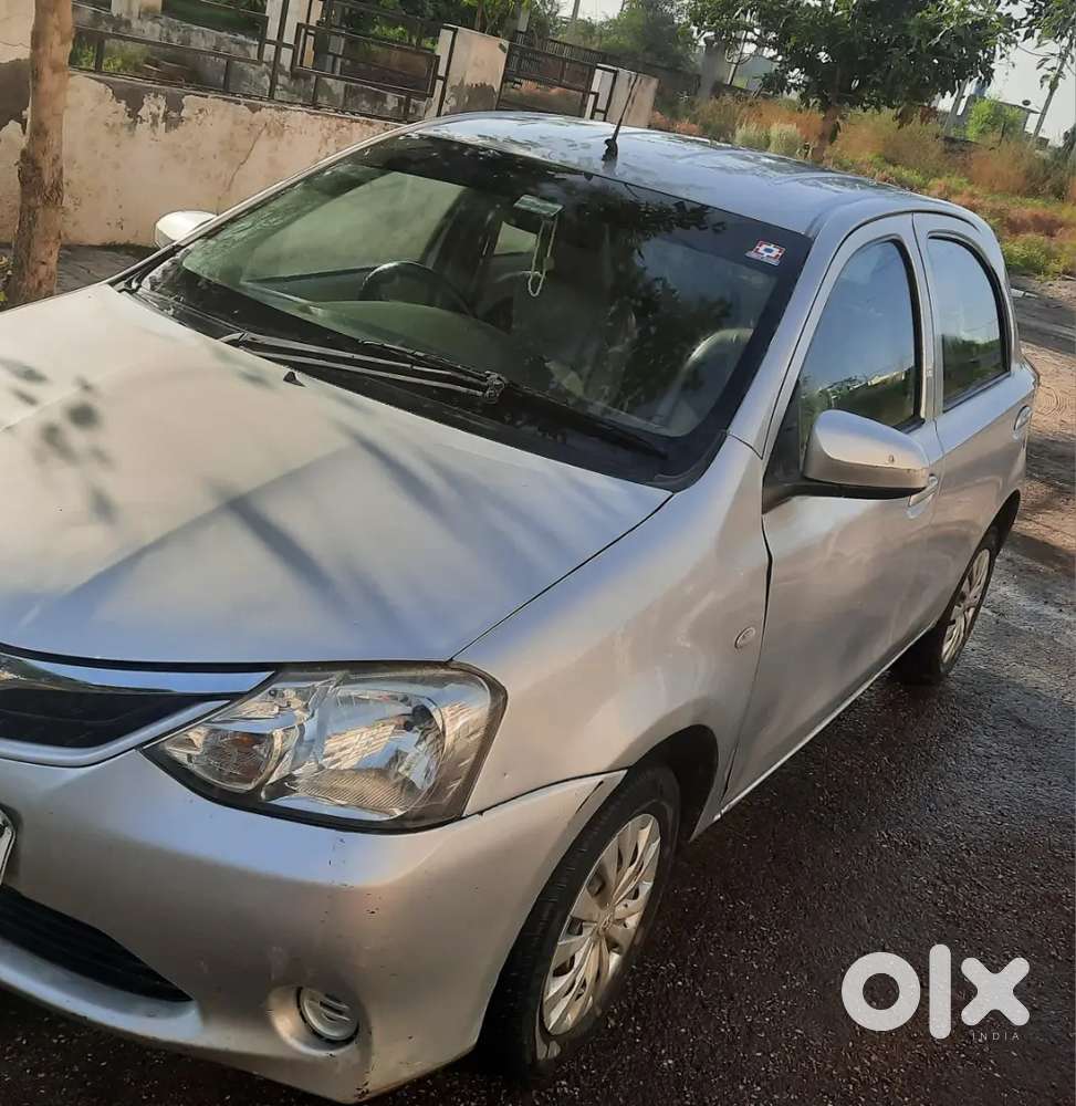 Well maintined Car Company service record All service dn from showroom