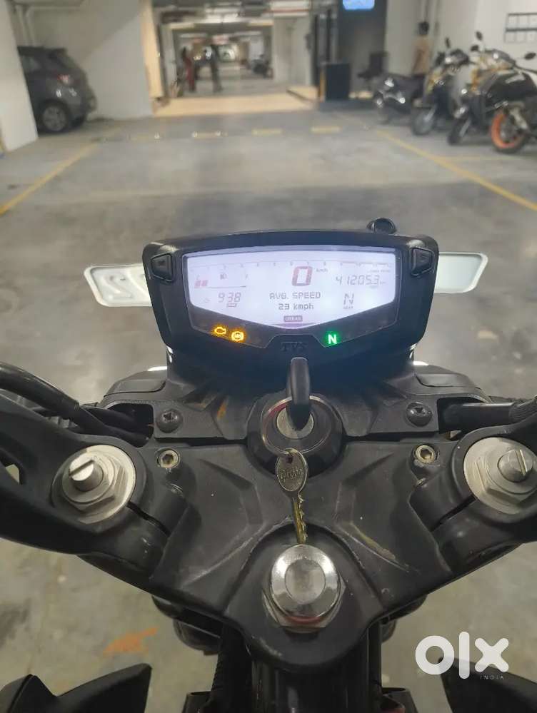 Apache RTR 200 4V