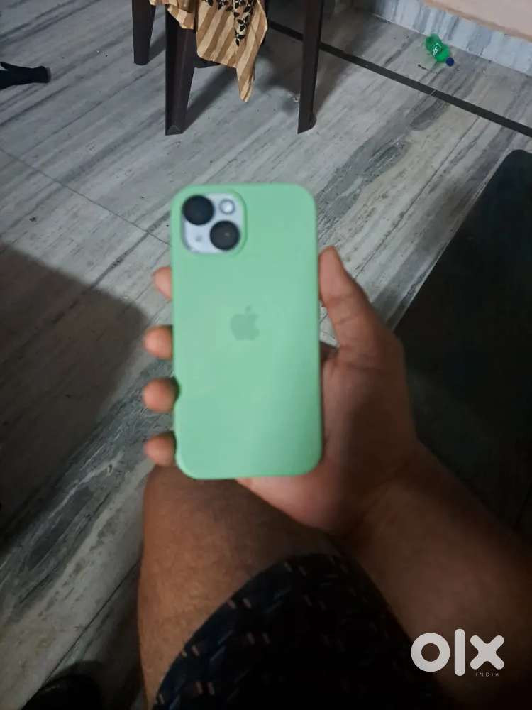 iphone15 128gb 96battery health
