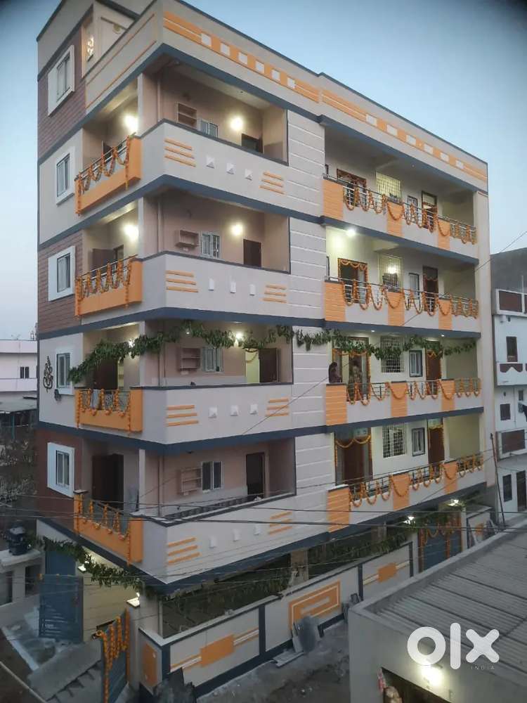 Fully ventilated 2 bhk flat for rent