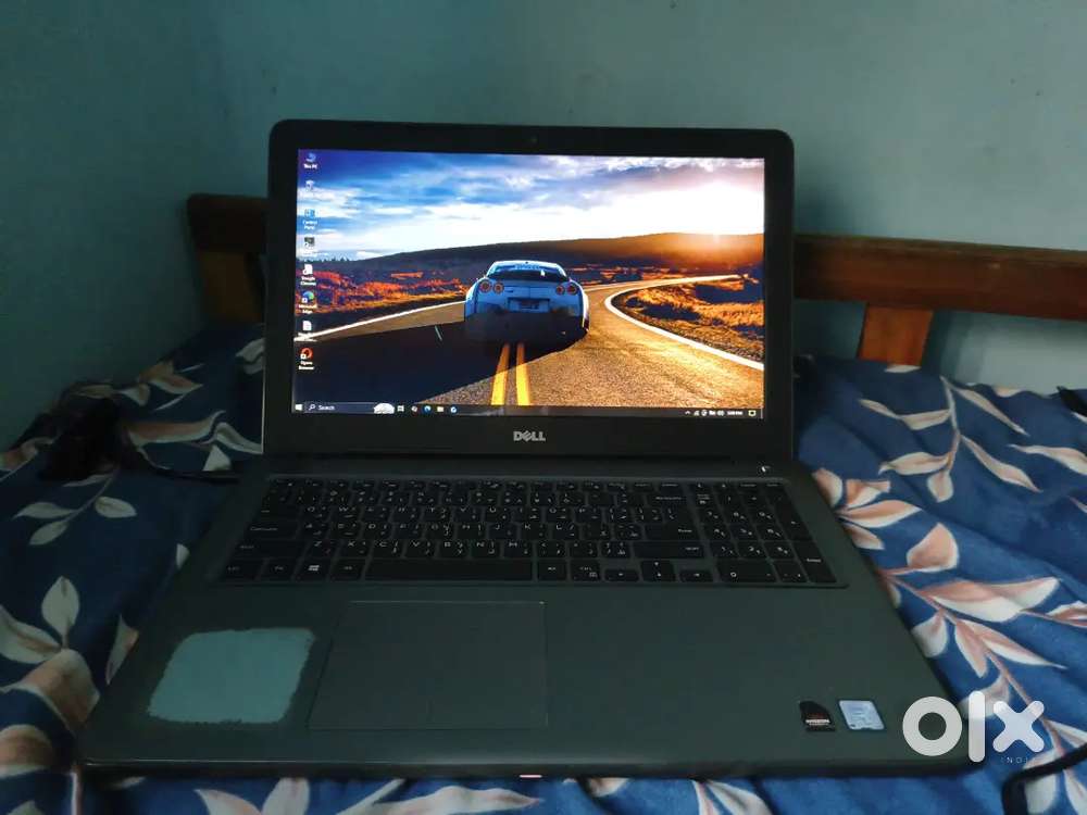 Dell Laptop i5 /2 GB Graphics Card