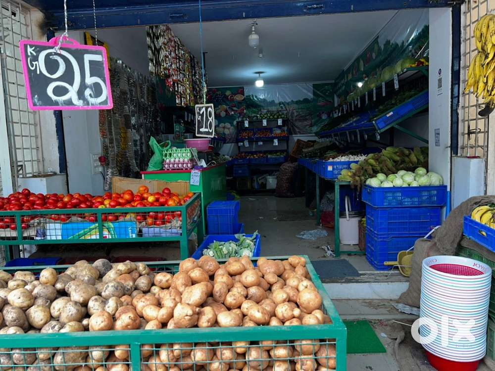 vegetables and fruits shop