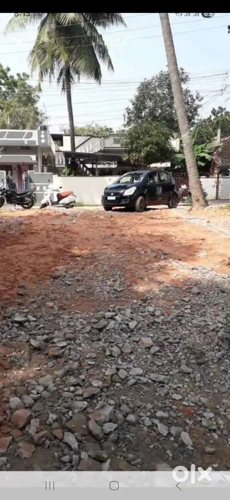 పట్టా స్థలం  9 సెంట్లు 432 గజాలు  రైలు గట్టు దగ్గర official area