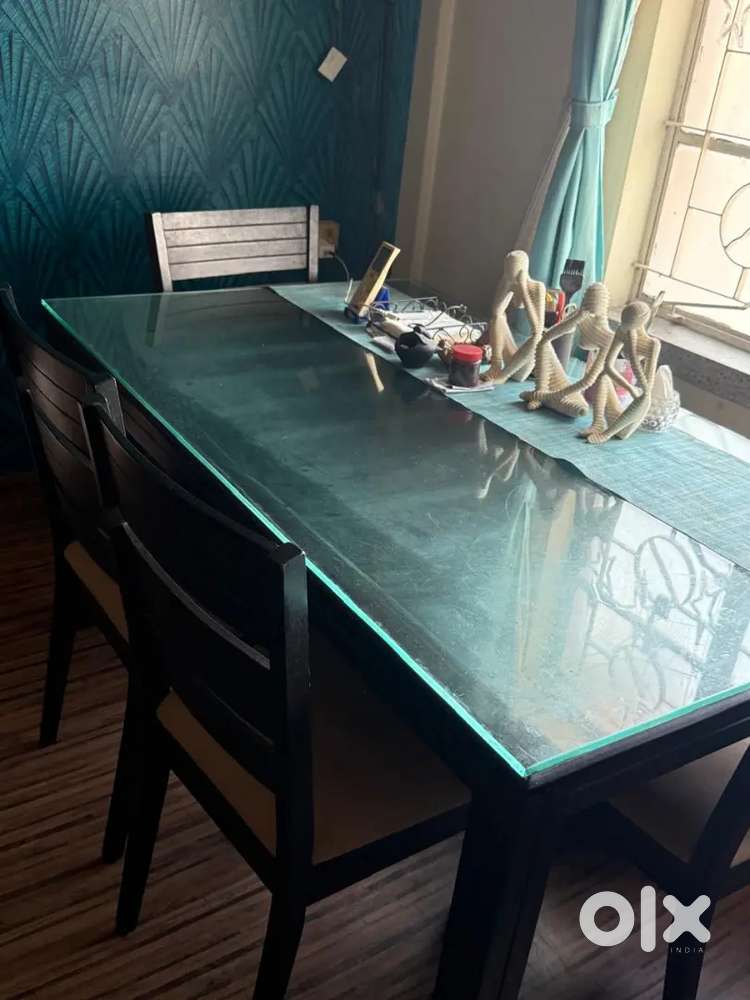 6 seater Dining Table