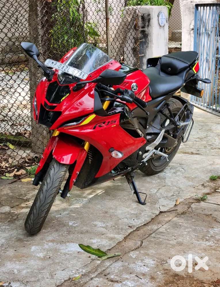 R15v4 first hand Aug-2023 rate negotiable