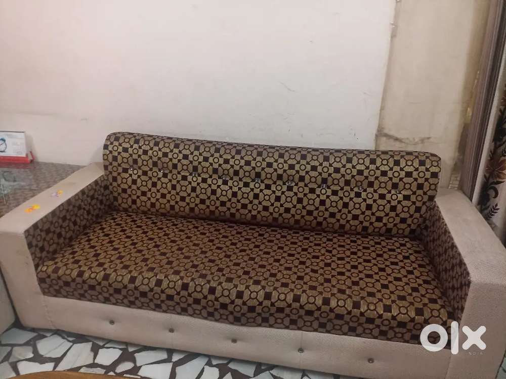 Sofa set of 5 seaters