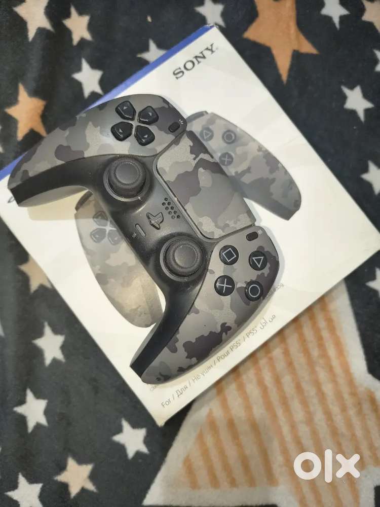 Ps5 camo remote condition brand new only 3 month used