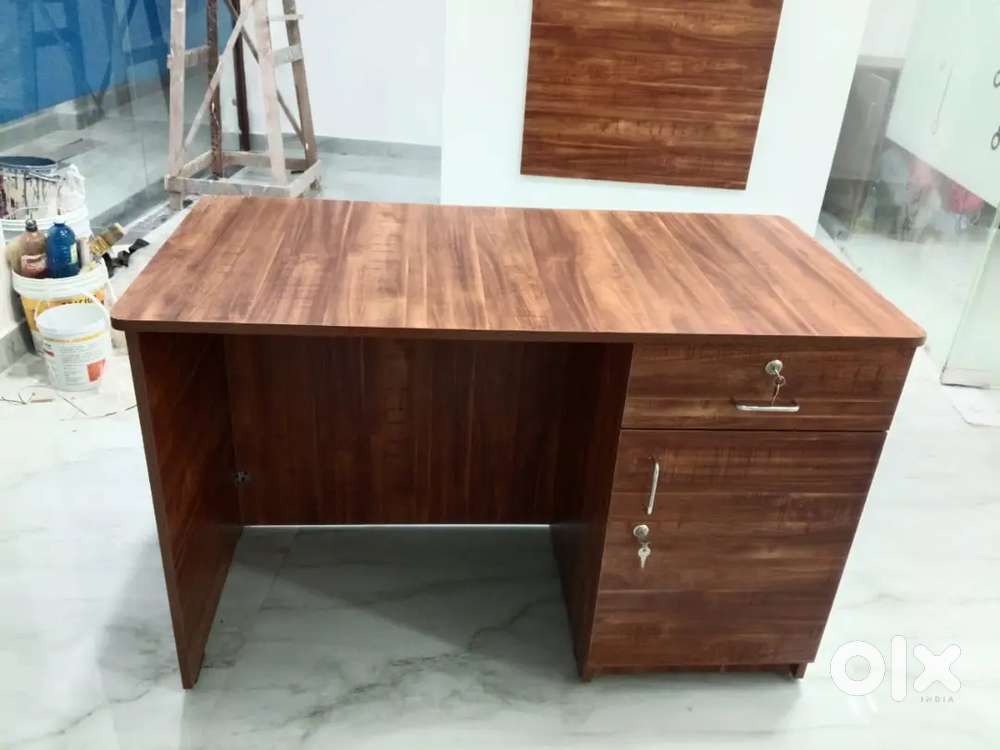 BRAND NEW 4 X 2 TABLE, COMPUTER TABLE, WORK STATION