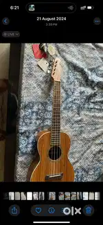 Ukulele w EQ Fishman Fender