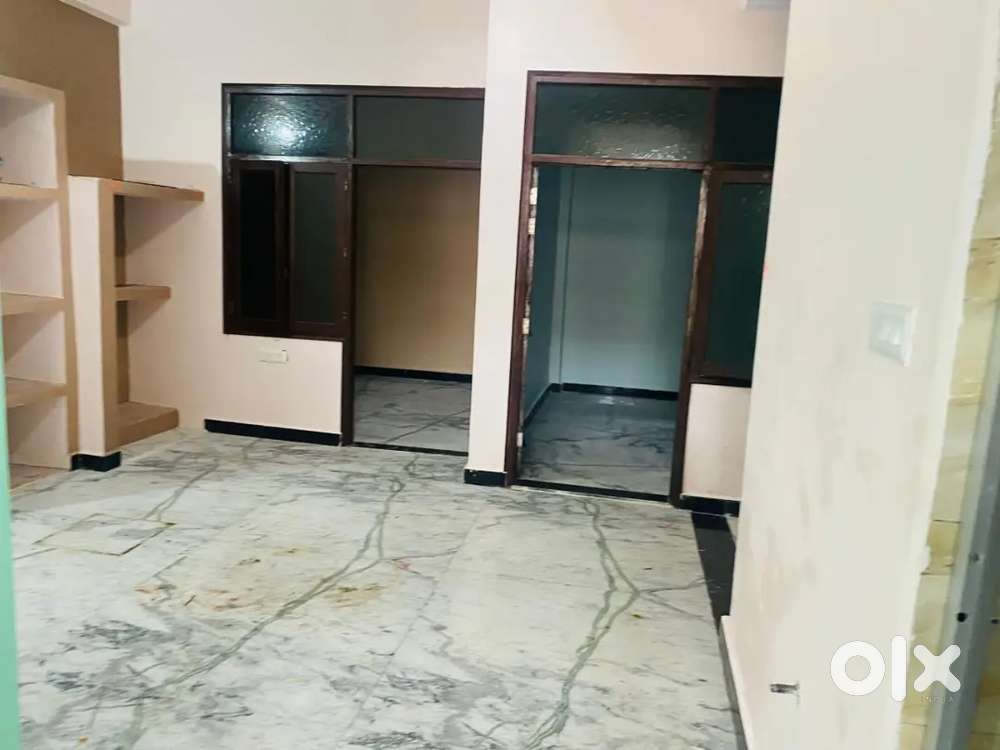 All furniture all facilities available