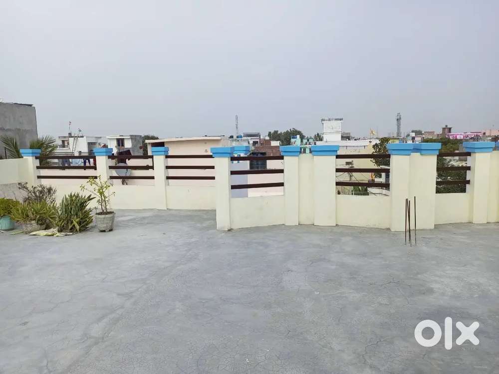 MODERN SPACIOUS FAMILY HOUSES