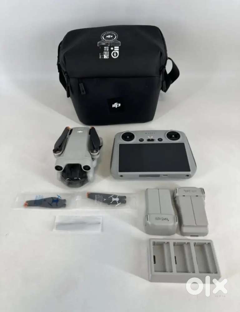 DJI Mini 3 Pro Drone Quadcopter w/ 2x Battery/Case/DJI RC (RM330)
