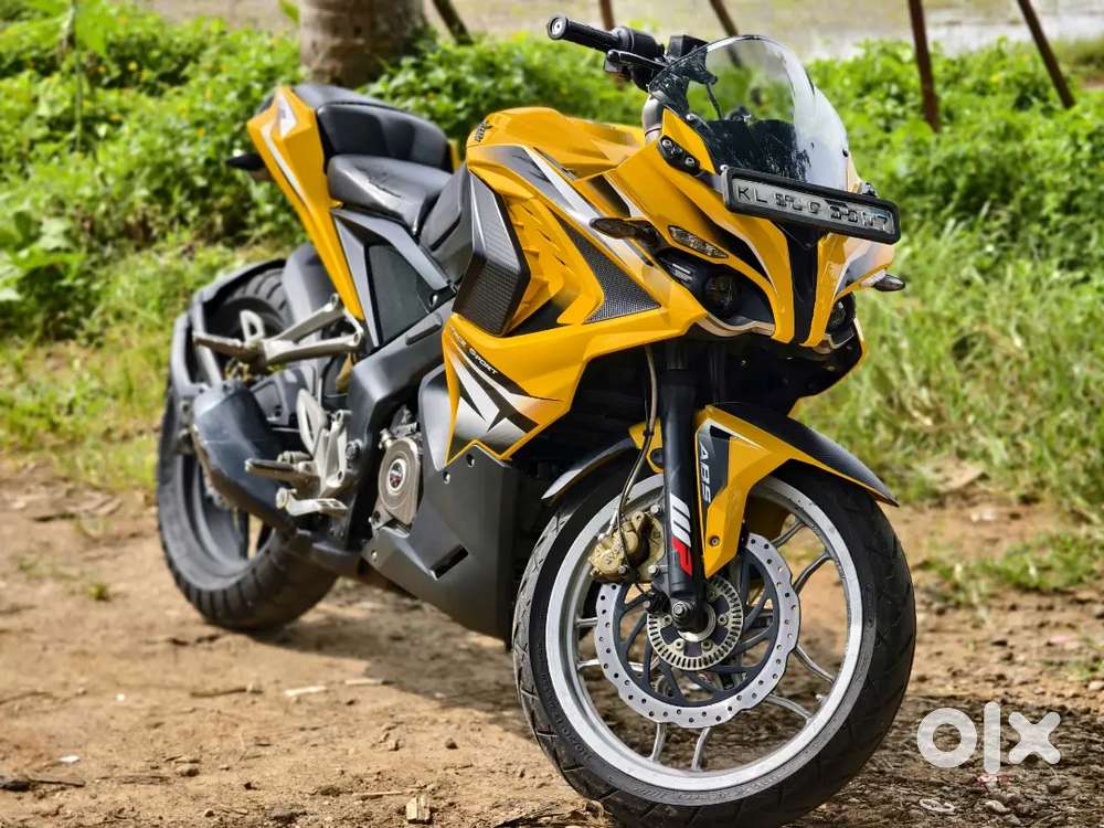 Pulsar Rs 200