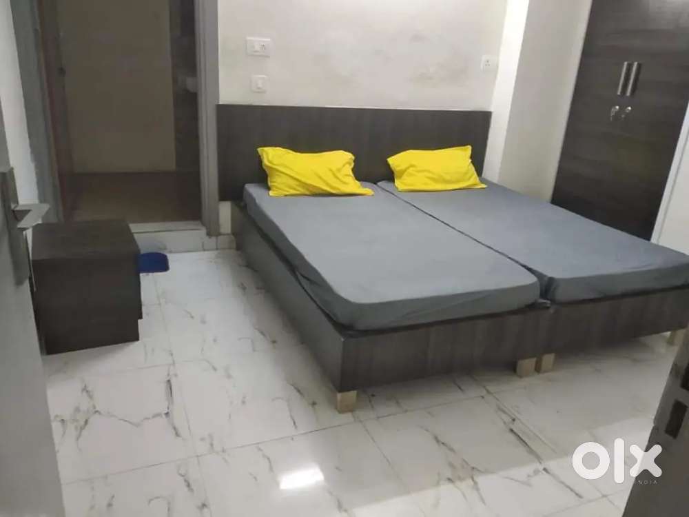 NO BROKERAGE! Newly Built Boys PGs with meals & amenities in Noida!