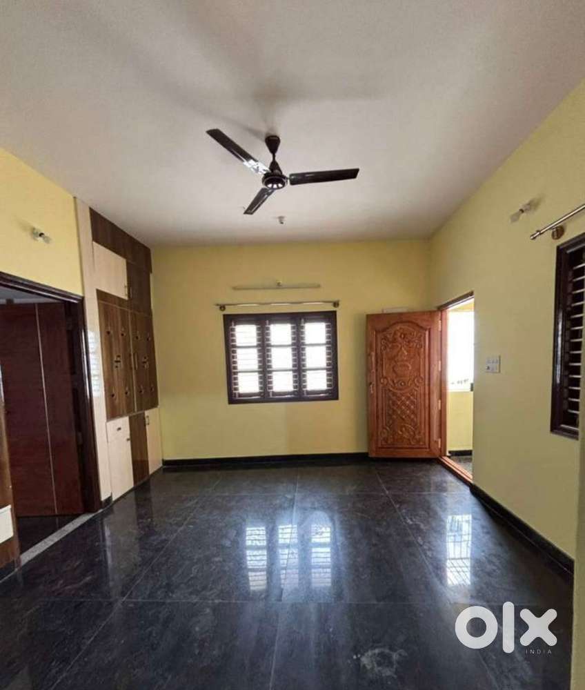 1 & 2 bhk flat for girls in boring road patna