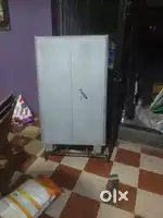 1500 रूपये में देनी है /लोहे (लोखंड) कि अलमारी देनी है