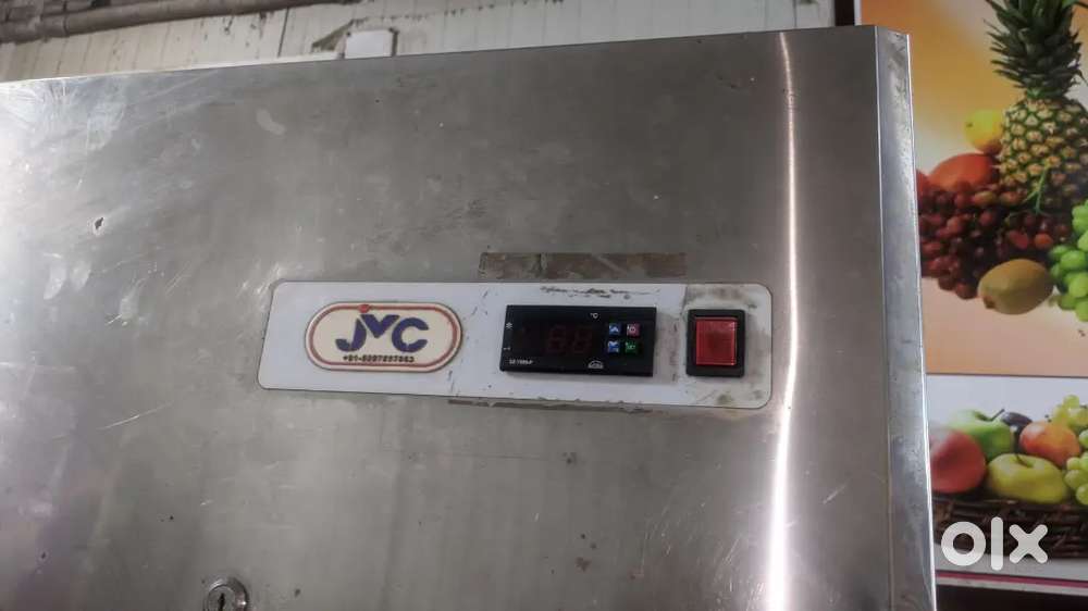 Commercial refrigerator