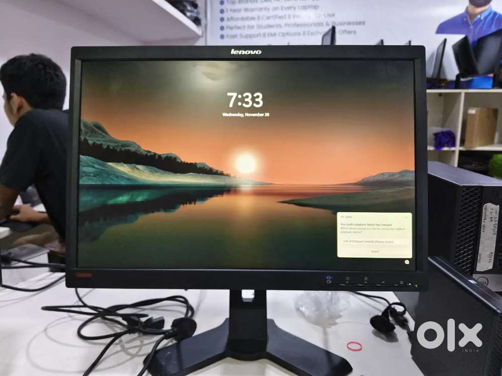 Lenovo Monitor Thinkcentre 22 Inches LCD At Cheap Price No Cables