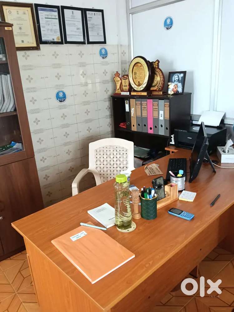 Branch  admin cum manager age between 24 to 34