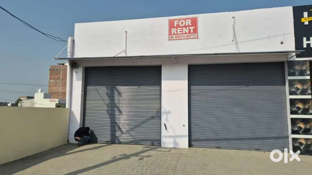 Premium showroom space for rent