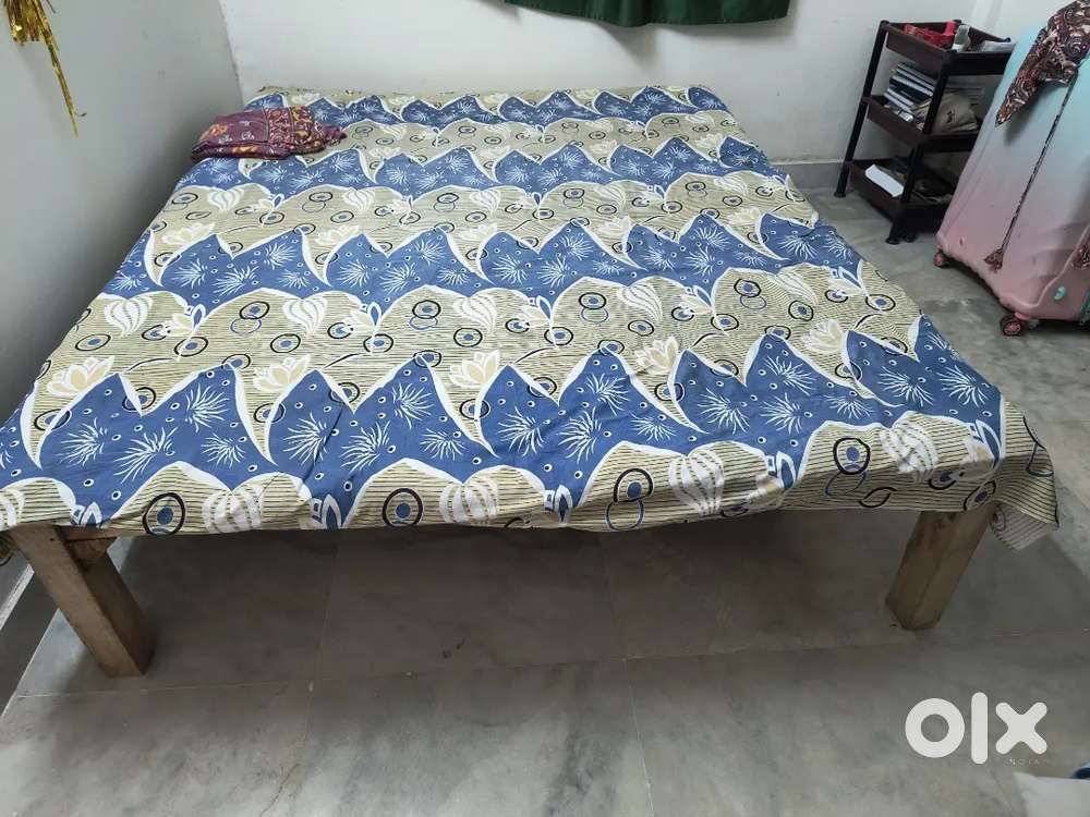 Chouki bed (buy one get one free)