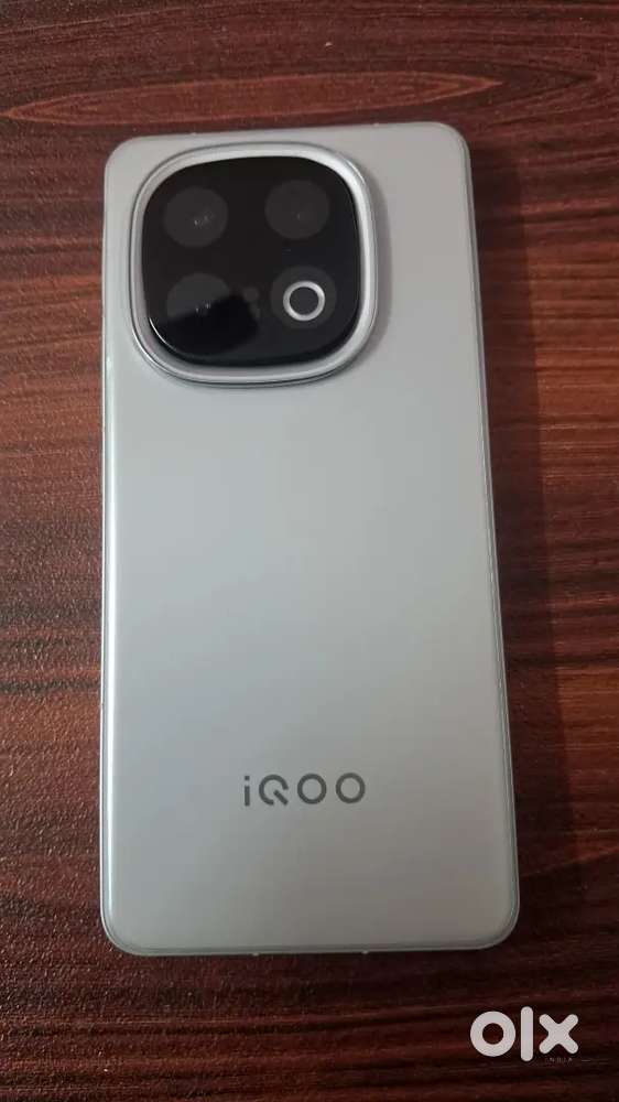 IQOO 13 PREBOOKED MOBILE (1+1) YEAR WARRANTY