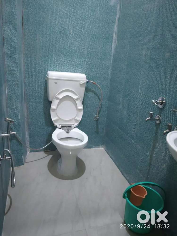 PG FOR MALE NEAR DELHI ROAD