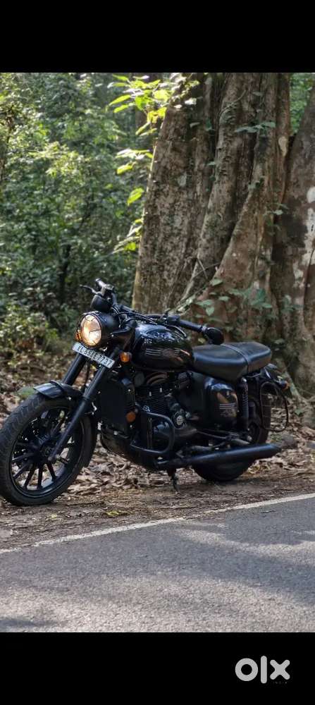 Jawa 42.1 model good condition 2023 . ⁶²³⁸⁴⁰¹²⁸⁹3rd ownership.