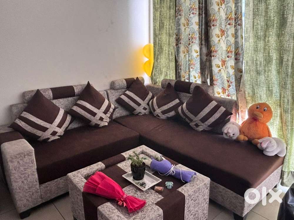 Electronics and furniture : Panchsheel Hynish