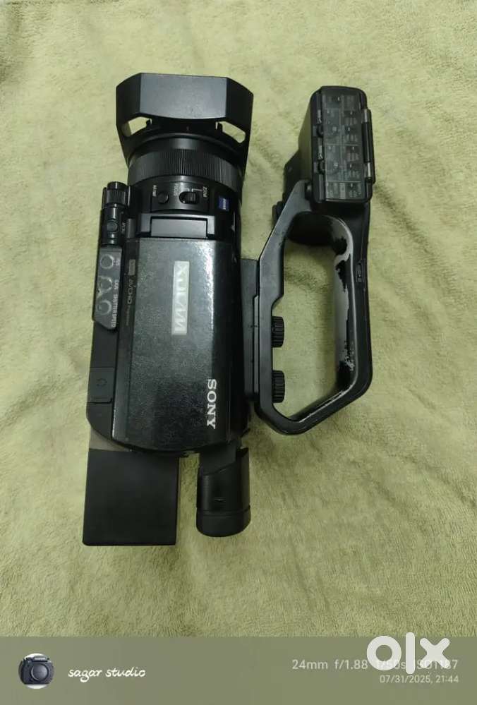 Pxw x 70 camra price 65000